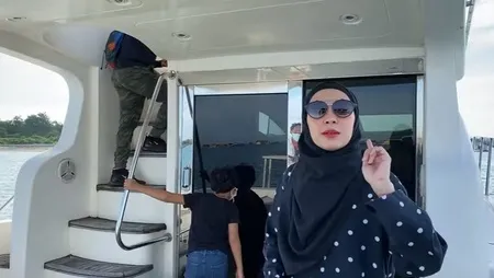 Crazy Rich Banget: 8 Potret Penampakan Kapal Pesiar Ratna Galih Hadiah Dari Sang Suami, Fasilitas Super Lengkap!