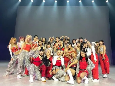 Definisi Young and Talented, Berikut 8 Potret Lee Jung Leader YGX yang Swag Namun Menggemaskan