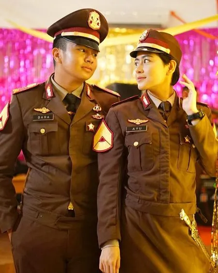 Demi Berperan Jadi Taruni Laura Theux Pangkas Rambut Model Cepak Kapanlagi Com