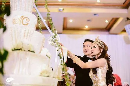 Deretan Detail Pernikahan Gilang Dirga Adiezty Bak Fairy Tale Kapanlagi Com