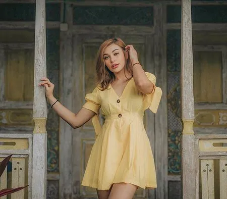 Deretan Foto Ootd Nora Alexandra Pacar Jerinx Sid Cantik Banget Kapanlagi Com