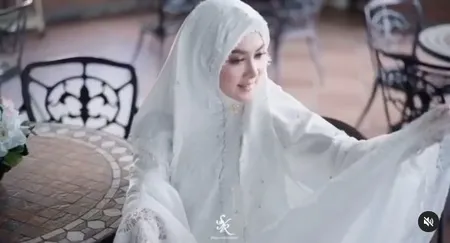 Deretan Potret Syahrini Selama Bulan Ramadan, Fokus Khatam Al-Quran Bareng Reino Barack - Tak Banyak Posting di Sosmed