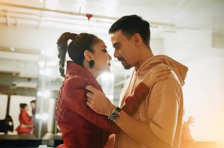 Deretan Ucapan Selamat Ultah Dari Mendiang Ashraf Sinclair Untuk Bunga Citra Lestari Dari Tahun Ke Tahun Selalu Romantis Kapanlagi Com Ucapan ulang tahun untuk pacar paling romantis terbaru 2019. deretan ucapan selamat ultah dari