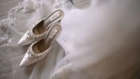 Detail Kebaya Dan Sepatu Citra Kirana Di Akad Nikah Resepsi Serasi Dengan Rezky Kapanlagi Com