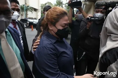 Diperiksa Terpisah dengan Suaminya, Olivia Nathania Bawa Bukti Transfer Atas Kasus Dugaan Penipuan Penerimaan CPNS