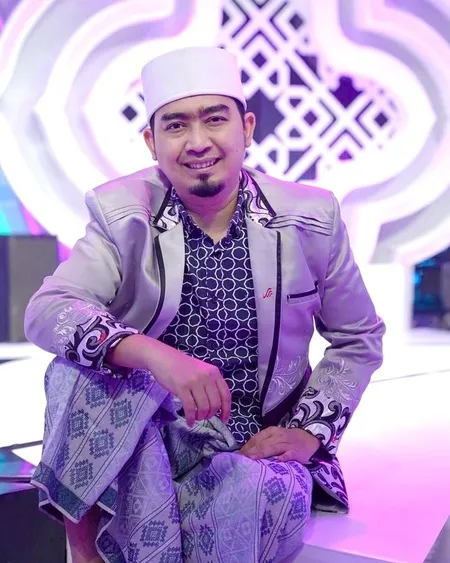 Disebut Riya Karena Sang Istri Pamer Motor Rp 700 Juta, Ini Sederet Sumber Kekayaan Ustaz Solmed - Dari Bisnis Villa Sampai Rokok Herbal
