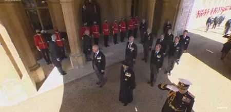 Ditengahi Peter Phillips, 8 Potret William-Harry yang Tak Jalan Berdampingan di Pemakaman Pangeran Philip