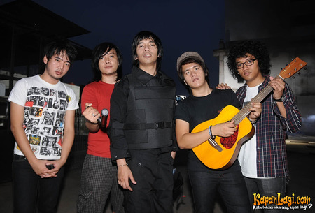 D Masiv Bikin Video Klip Sudahi Perih Ini Kapanlagi Com