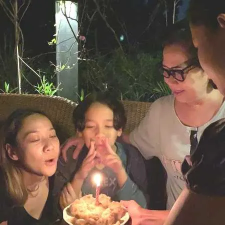 Enam Bulan Sepeninggal Ashraf Sinclair, 9 Potret Kebersamaan Bunga Citra Lestari dan Noah yang Sudah Kembali Tersenyum