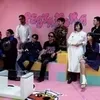 .Feast 'Berubah' Jadi Barasuara, Baskara Tampil Necis dengan Batik ala Iga Massardi