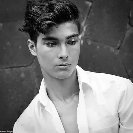 Foto-Foto Cinta Brian di Awal Masa Karir, Bintang 'BUKU HARIAN SEORANG ISTRI' Ini Sudah Ganteng Dari Dulu!