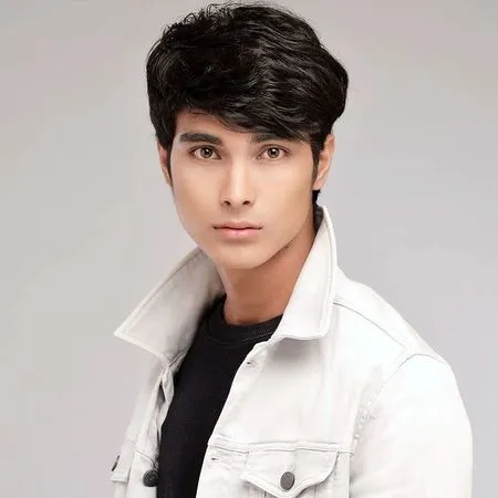 Foto-Foto Cinta Brian di Awal Masa Karir, Bintang 'BUKU HARIAN SEORANG ISTRI' Ini Sudah Ganteng Dari Dulu!