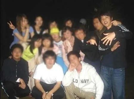 Foto-Foto Jadul Song Joong Ki Saat Masih Kuliah, Wajah Ganteng yang Nggak Menua Jadi Sorotan