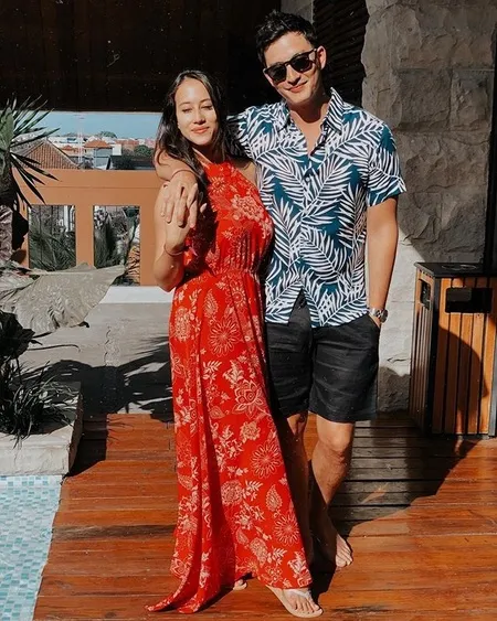 Foto-Foto Mesra Mike Lewis dan Janisaa Pradja yang Makin Lengket Bak Perangko