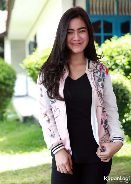 Foto 6 Aktris Cantik Beradu Akting Di Sinetron Dunia Terbalik Kapanlagi Com