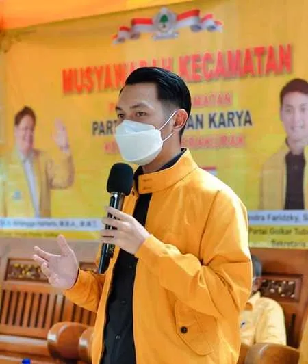 Foto Aditya Halindra Bupati Tuban yang Ganteng dan Masih Lajang, Viral Lagi Setelah Video Berbakti Kepada Ibu Jadi Sorotan