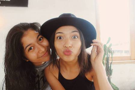 Foto Ambar Adik Putri Marino Yang Nggak Kalah Cantik Kapanlagi Com