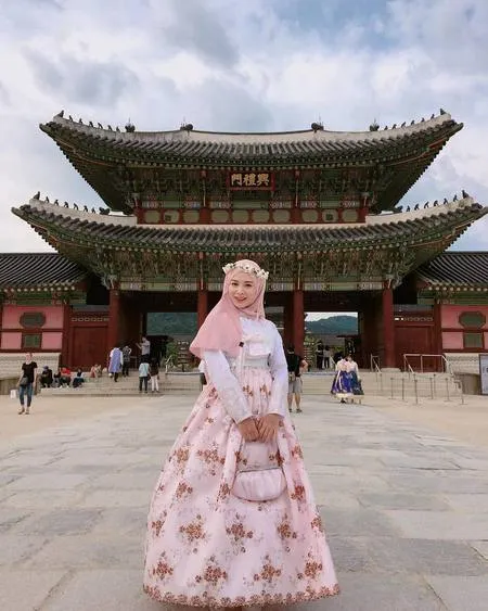 Foto Ayana Jihye Moon Mualaf Cantik Korea Yang Kini Jadi Model Kapanlagi Com