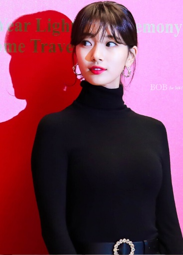 Foto Bayang-Bayang Suzy yang Disebut Sempurna, Bikin Netizen Tergila-Gila