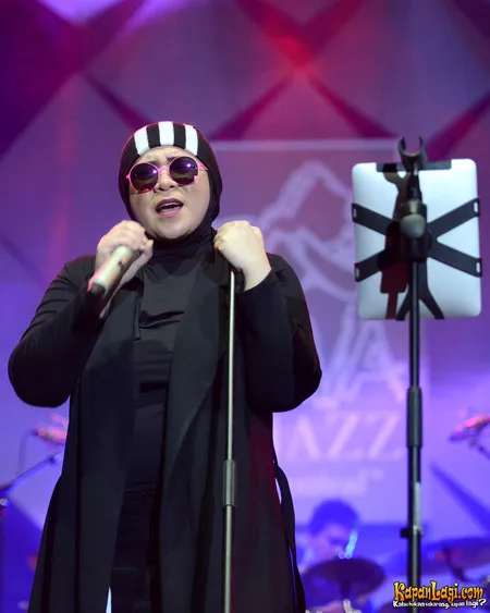 Melly Goeslaw Kenang 22 Tahun Meninggalnya Nike Ardilla 