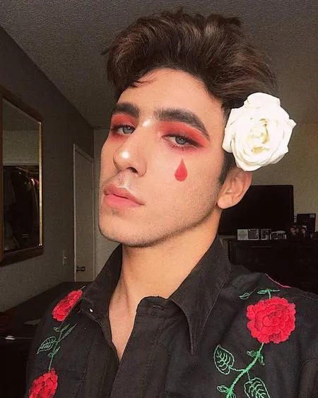Foto Bikin Cewek Ngedrop Cowok Ganteng Ini Jago Face Painting M Kapanlagi Com