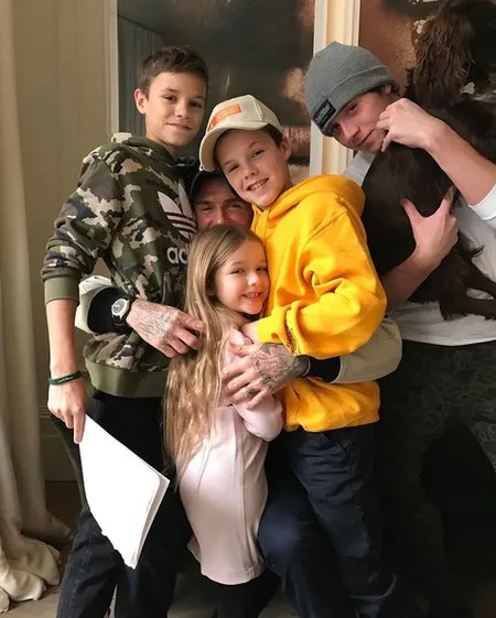 FOTO: Bukti Cinta Harper Pada Victoria Beckham, Manis Bikin Gemas
