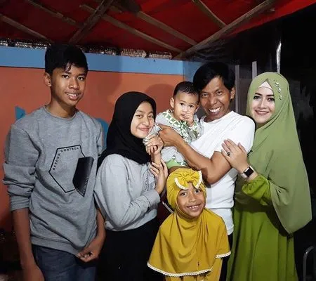 Foto Cantiknya Anak Susu Meggy Wulandari, Akrab dengan Putra Kandung dan Anak Sambung