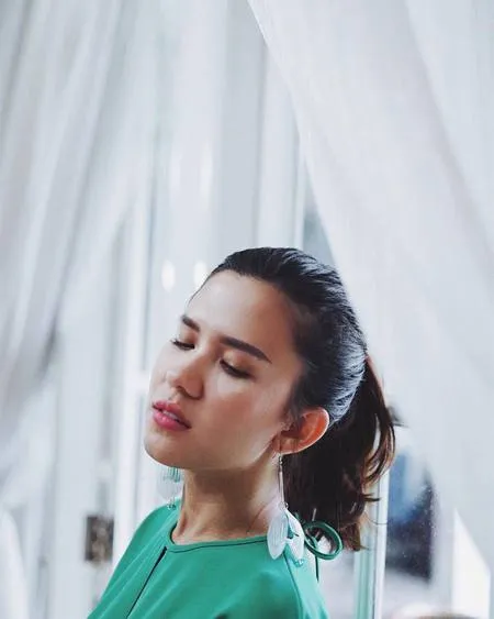 Foto Cantiknya Michelle Joan Di Antara Nuansa Kota Lama Semarang Kapanlagi Com Foto Cantiknya Michelle Joan Di Antara Nuansa Kota Lama Semarang Kapanlagi Com