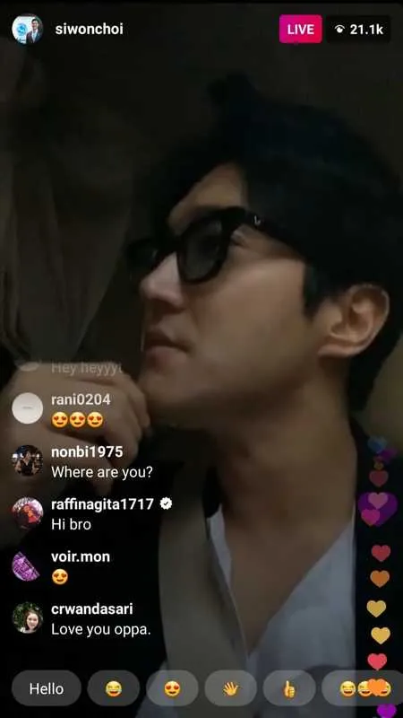 FOTO: Choi Siwon Beli Mi Instan di Supermarket Jakata, Ketemu 'Sweetie' yang Super Cute