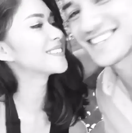 FOTO: Ciuman Mesra Nana Mirdad & Andrew White, Anniversary Ke-10!