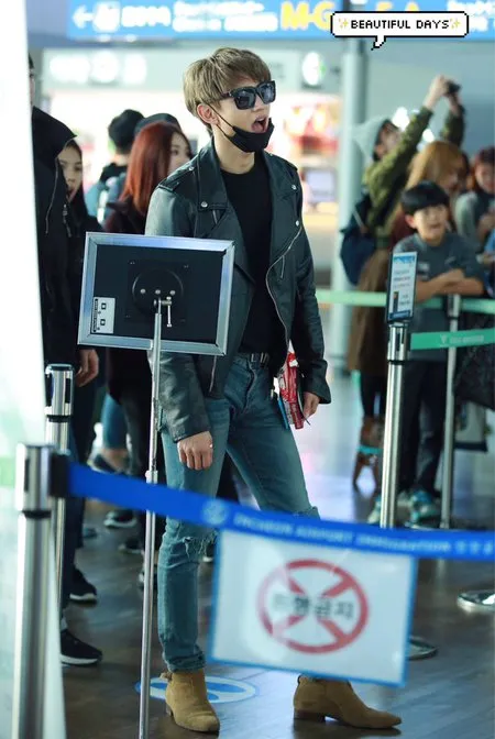 FOTO: Cool & Cute, Fashion SHINee Serba Hitam Menuju Indonesia