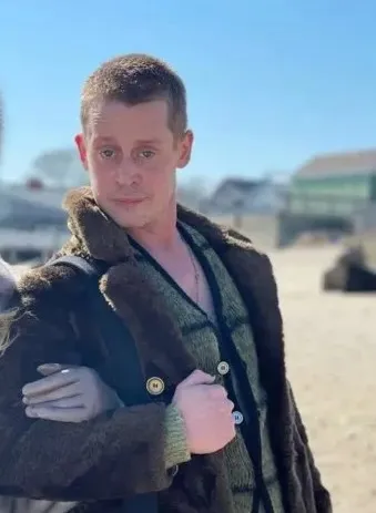 Foto dan Kabar Terbaru Macaulay Culkin 'HOME ALONE', Punya Anak di Usia 41 Tahun - Sukses Perankan PSK Gay