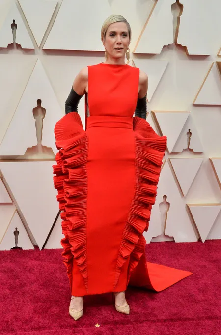 FOTO: Deretan Artis Bergaun Terburuk di Oscar 2020, Dibilang Norak Sampai Salah Kostum!