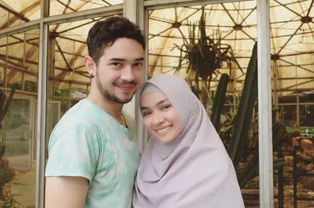 Foto Deretan Artis Muda Cantik Yang Mantap Berhijab Usai Menikah Kapanlagi Com