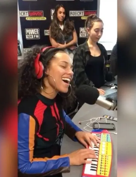 FOTO: Deretan Mannequin Challenge Seleb Hollywood, Kocak - Seru