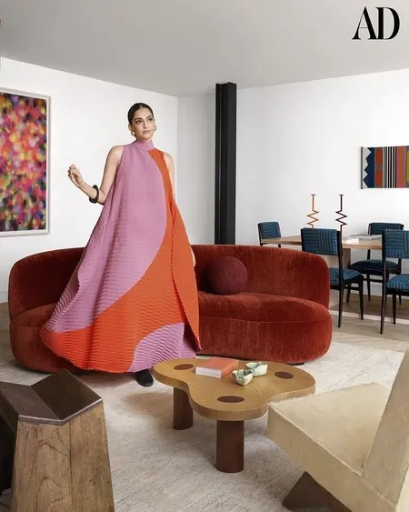FOTO Detail Rumah Mewah Sonam Kapoor di London, Penuh Warna - Bak Kediaman Bangsawan