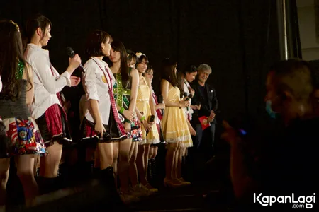 FOTO: Detik-Detik Mengharukan, Ve Umumkan Pensiun Dari JKT48!