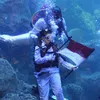 FOTO: El Rumi Datang, Marsha Aruan Kibarkan Bendera di Akuarium!
