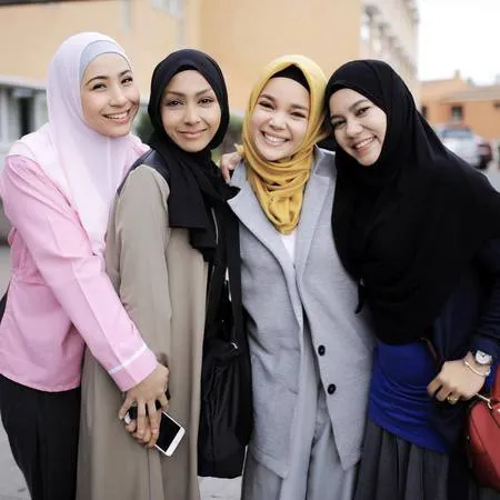 Foto Elfaeza Artis Cantik Berhijab Singapura Idola Para Pria