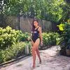 FOTO: Emma Waroka, Tubuh Tetap Hot di Saat Usia Masuk Kepala 4