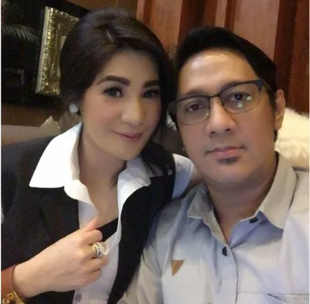Foto Erin Istri Andre Taulany Yang Stylish Dan Hot Mom Abis Kapanlagi Com