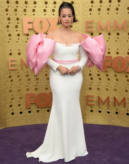 FOTO: Gagal Keren, Artis-Artis Ini Dicap Worst Dressed di Emmy Awards 2019