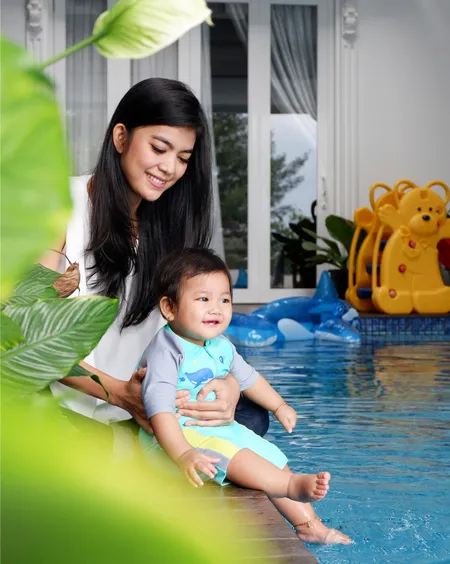 FOTO: Galeri Cantik dan Hangat Raya Kohandi Bersama Anaknya