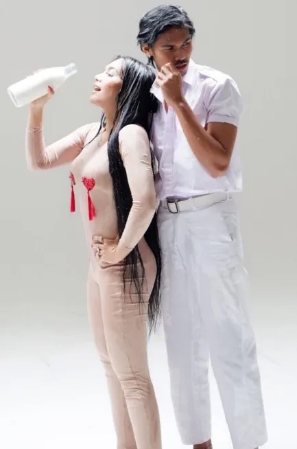 Foto Gaya Baru Denada Rambut Panjang Hot Dengan Outfit Bodycon Kapanlagi Com