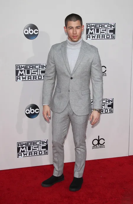 Foto Gaya Selebritis Di Red Carpet American Music Awards 2015 Kapanlagi Com Foto Gaya Selebritis Di Red Carpet American Music Awards 2015 Kapanlagi Com