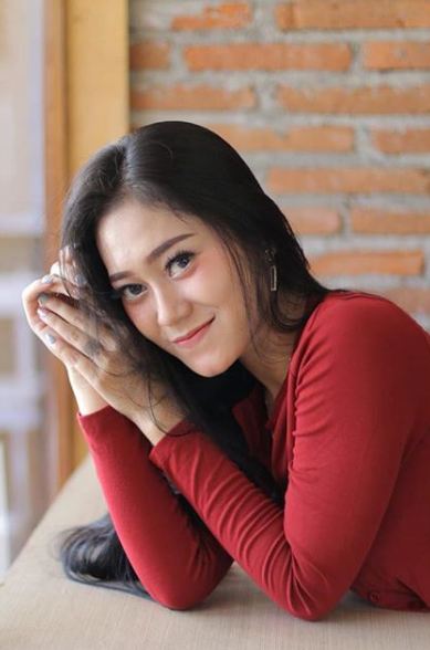 Foto Kecantikan Vivi Alvia Bisa Bikin Gagal Fokus Kapanlagi Com Ia dikenal sejak menyanyikan lagu lungset dan sebelum. kecantikan vivi alvia bisa bikin gagal