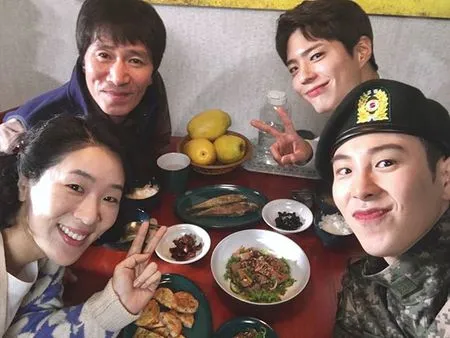 Foto Keluarga Park Bo Gum Di Encounter Yang Kocak Banget Kapanlagi Com