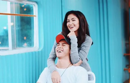 Foto Kemesraan Ochi Rosdiana Krisjiana Baharudin Bikin Iri Kapanlagi Com