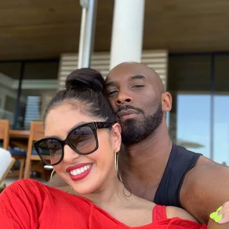 Foto Kenangan Kobe Bryant Bersama Keluarga Bahagia: Tinggalkan Istri dan Tiga Putri, Anak Bungsu Masih Bayi