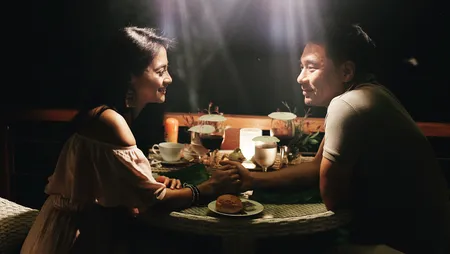FOTO: Liburan Ceria & Romantis Rini Yulianti Bareng Suami di Bali